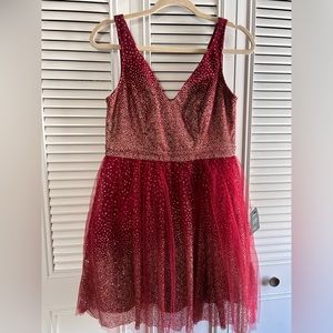 Lulus brand new with tag burgundy & gold mini dress size medium